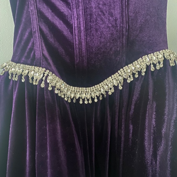 Dress - Picture 3 of 7